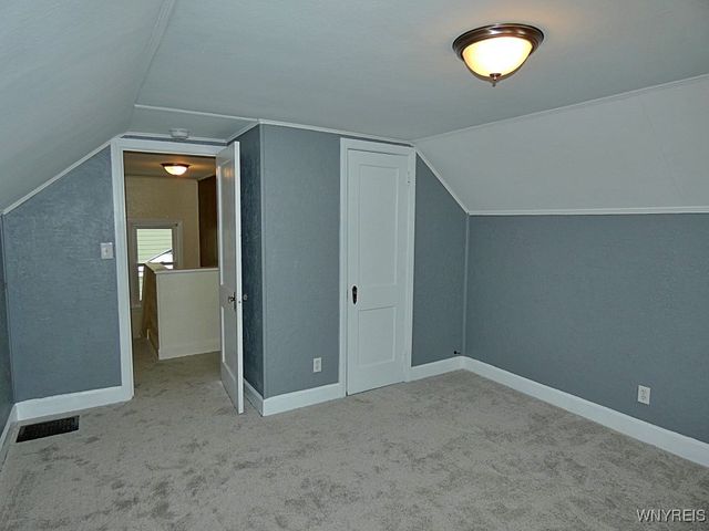 1041 92nd Street, Niagara Falls, NY 14304