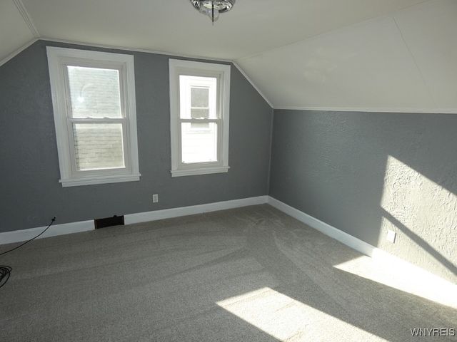 1041 92nd Street, Niagara Falls, NY 14304