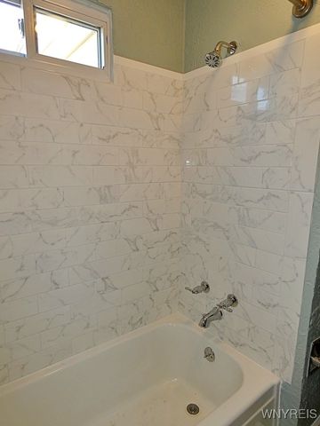 1041 92nd Street, Niagara Falls, NY 14304