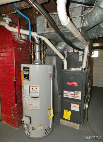 1041 92nd Street, Niagara Falls, NY 14304