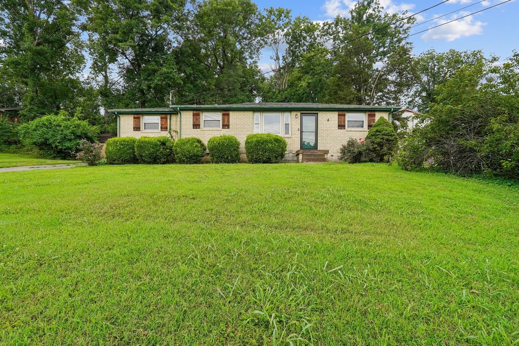 375 Spring Valley Dr, Mount Juliet, TN 37122
