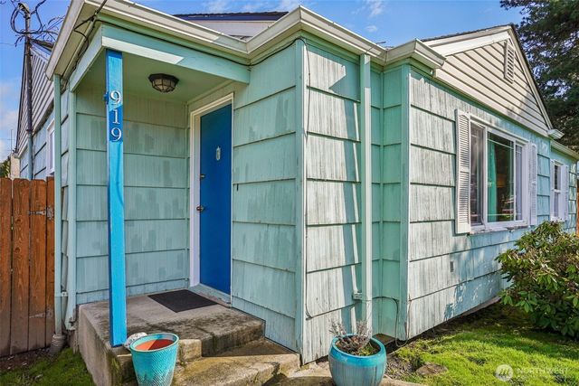 919 S 74th Street, Tacoma, WA 98408