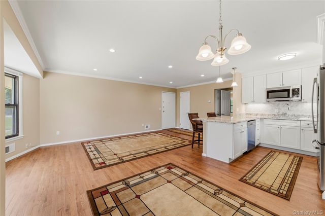 27 Walden Court J, Yorktown Heights, NY 10598