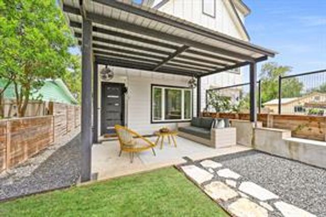 504 Normandy ST A, Austin, TX 78745