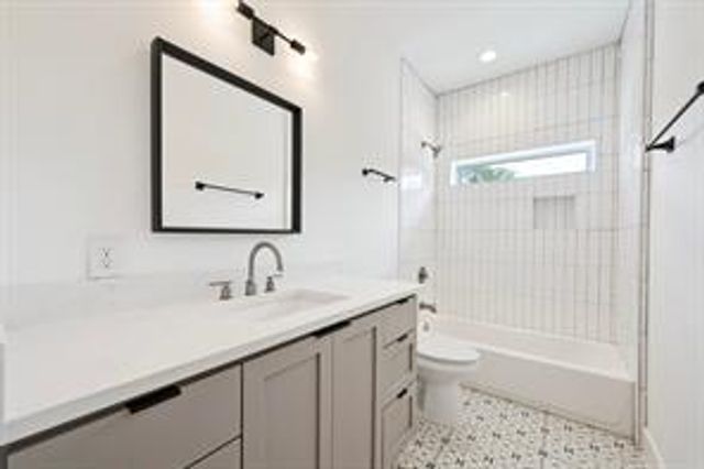 504 Normandy ST A, Austin, TX 78745