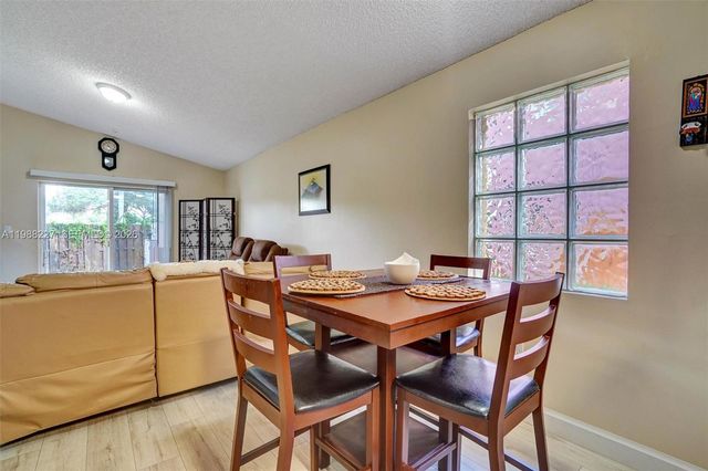 20401 SW 1st St, Pembroke Pines, FL 33029