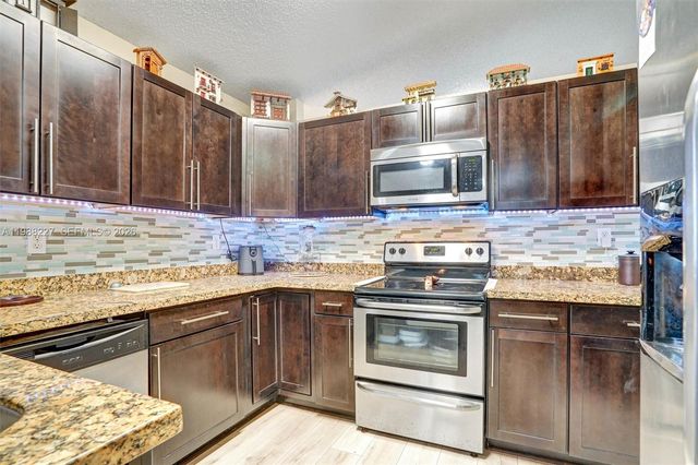 20401 SW 1st St, Pembroke Pines, FL 33029