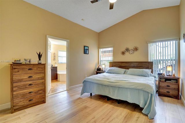 20401 SW 1st St, Pembroke Pines, FL 33029