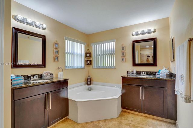 20401 SW 1st St, Pembroke Pines, FL 33029