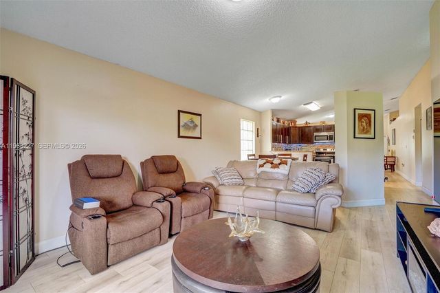 20401 SW 1st St, Pembroke Pines, FL 33029