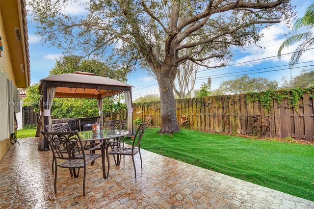 20401 SW 1st St, Pembroke Pines, FL 33029