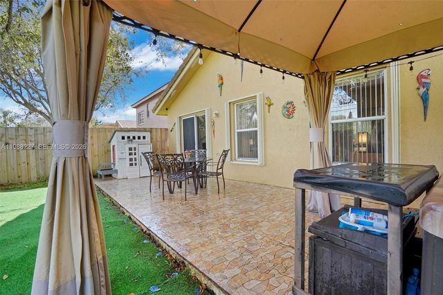 20401 SW 1st St, Pembroke Pines, FL 33029