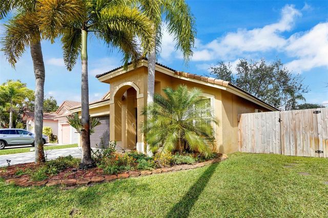 20401 SW 1st St, Pembroke Pines, FL 33029