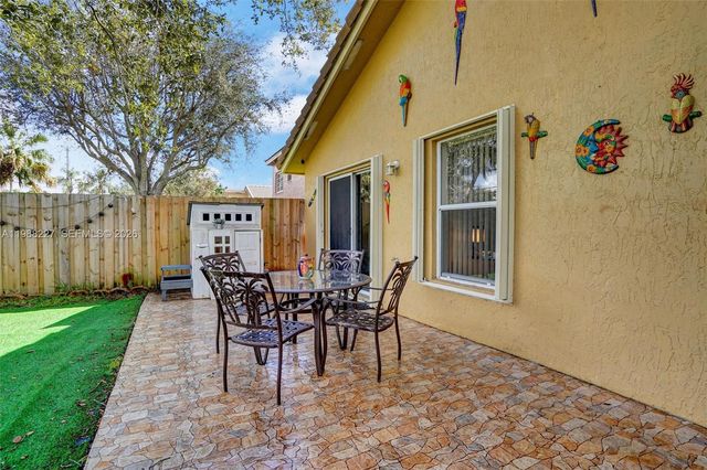 20401 SW 1st St, Pembroke Pines, FL 33029