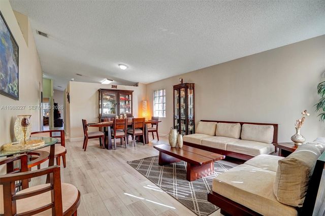 20401 SW 1st St, Pembroke Pines, FL 33029