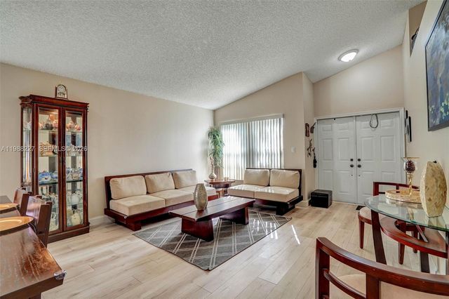 20401 SW 1st St, Pembroke Pines, FL 33029