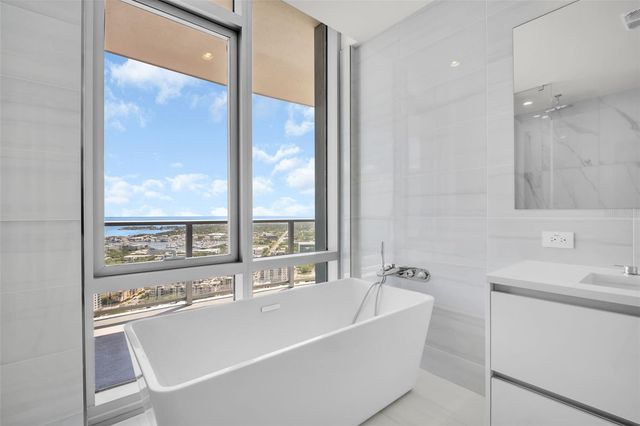 400 CENTRAL AVENUE 3401, St Petersburg, FL 33701