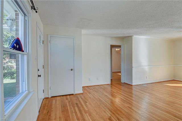 3817 Colonial PW, Virginia Beach, VA 23452