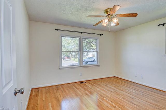 3817 Colonial PW, Virginia Beach, VA 23452