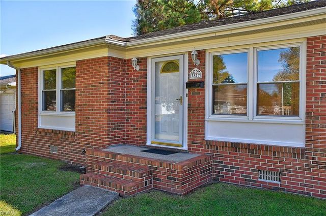 3817 Colonial PW, Virginia Beach, VA 23452