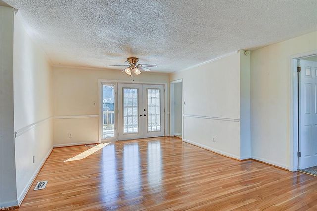 3817 Colonial PW, Virginia Beach, VA 23452