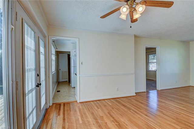 3817 Colonial PW, Virginia Beach, VA 23452