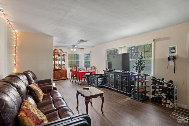 340 Western Drive, Bakersfield, CA 93309