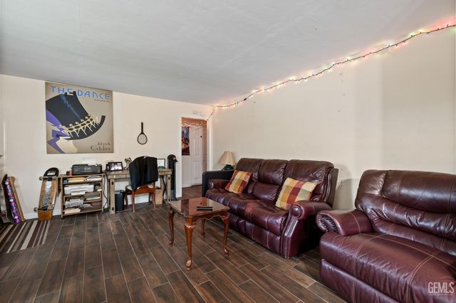 340 Western Drive, Bakersfield, CA 93309