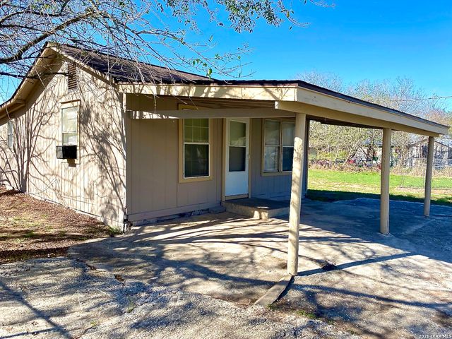 1215 Plum, Floresville, TX 78114