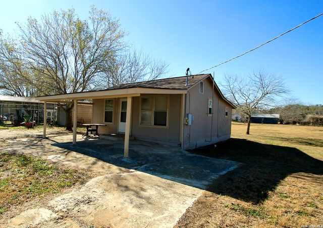 1215 Plum, Floresville, TX 78114