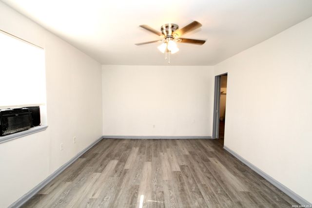 1215 Plum, Floresville, TX 78114