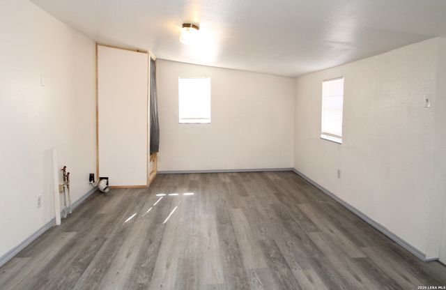 1215 Plum, Floresville, TX 78114