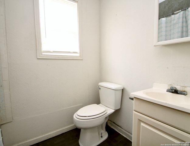 1215 Plum, Floresville, TX 78114