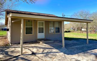 1215 Plum, Floresville, TX 78114