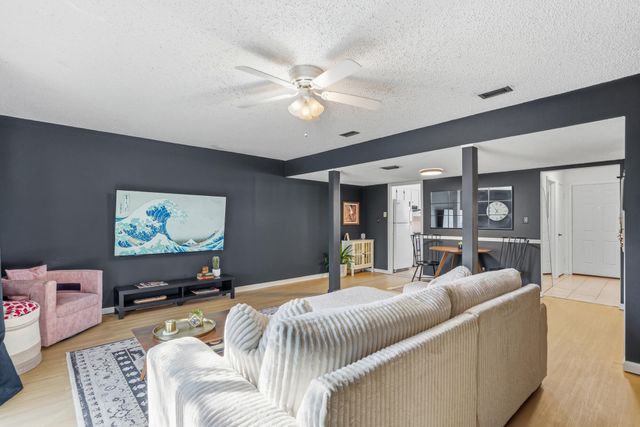 208 Cloverdale Boulevard UNIT 8, Fort Walton Beach, FL 32547