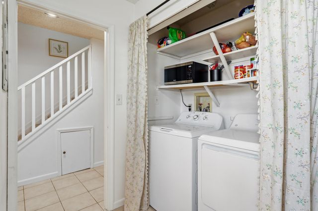 208 Cloverdale Boulevard UNIT 8, Fort Walton Beach, FL 32547