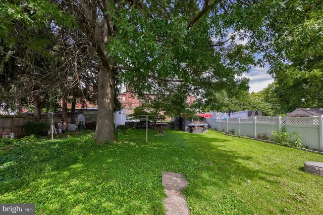 420 E MARKET ST, Marietta, PA 17547