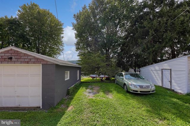 420 E MARKET ST, Marietta, PA 17547