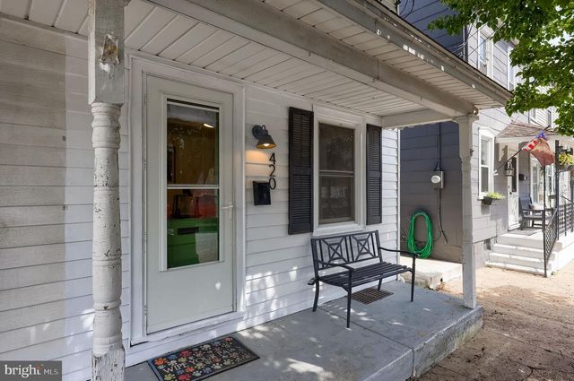 420 E MARKET ST, Marietta, PA 17547