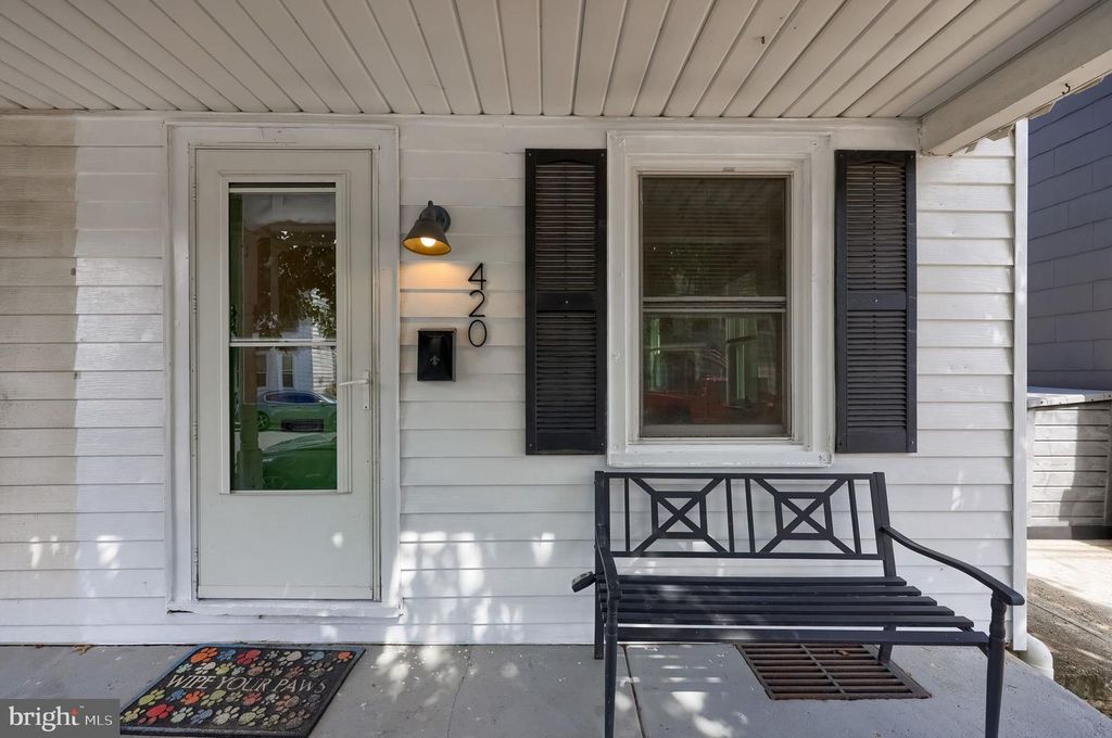 420 E MARKET ST, Marietta, PA 17547