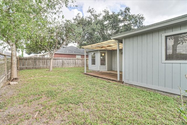 7209 Windy Ridge Dr, Corpus Christi, TX 78413