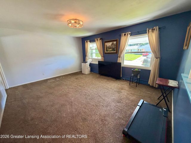 5004 Plum Hollow Drive, Lansing, MI 48917