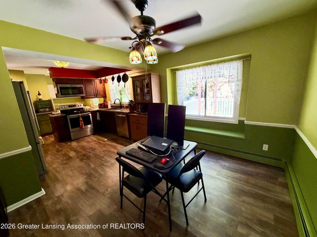 5004 Plum Hollow Drive, Lansing, MI 48917