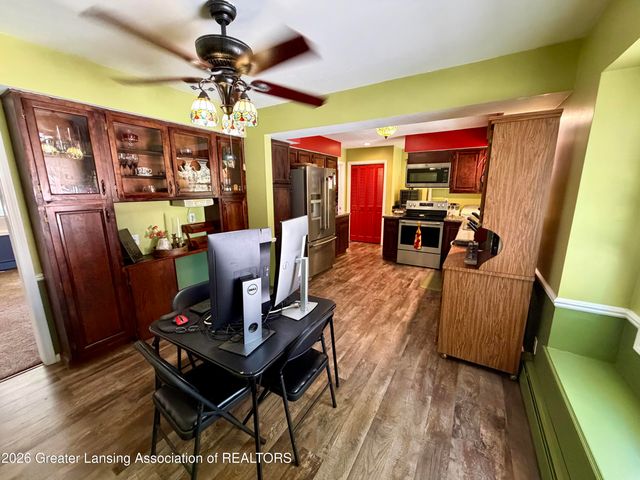 5004 Plum Hollow Drive, Lansing, MI 48917
