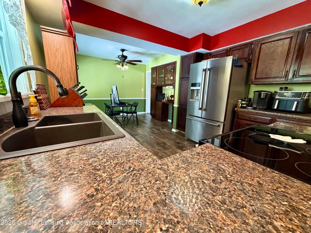 5004 Plum Hollow Drive, Lansing, MI 48917