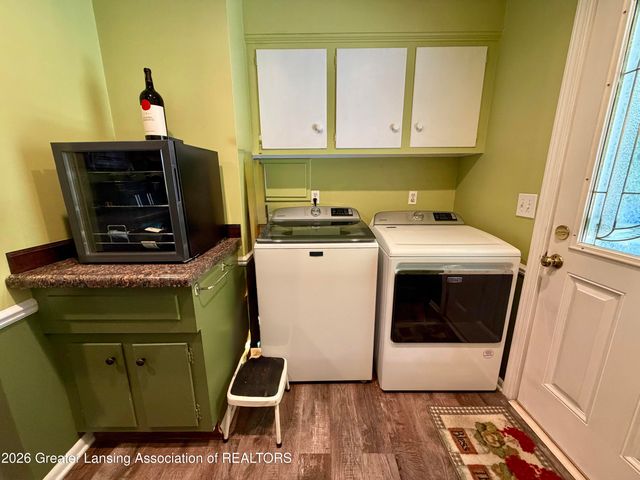 5004 Plum Hollow Drive, Lansing, MI 48917
