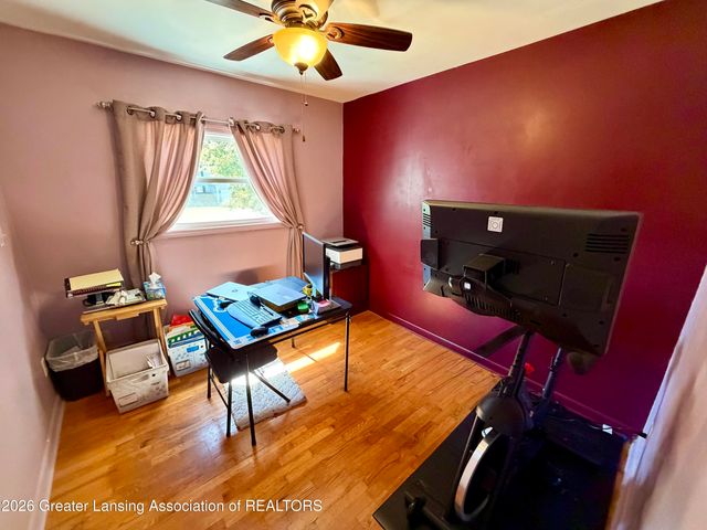 5004 Plum Hollow Drive, Lansing, MI 48917