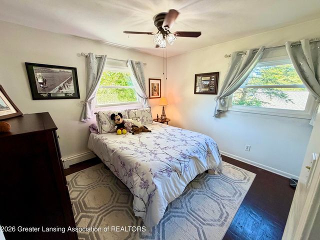 5004 Plum Hollow Drive, Lansing, MI 48917
