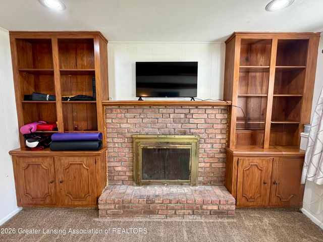 5004 Plum Hollow Drive, Lansing, MI 48917