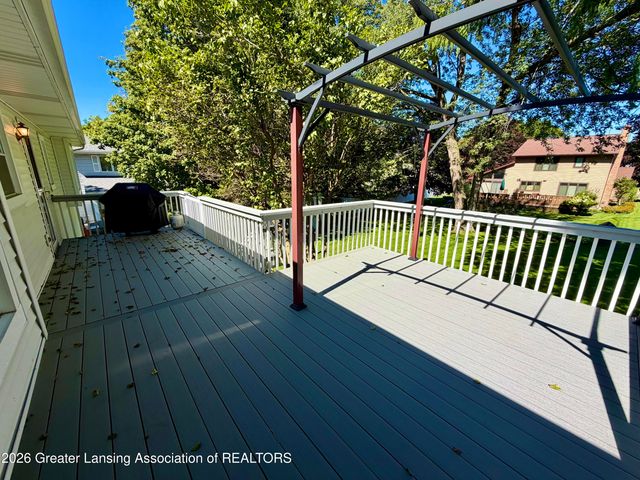 5004 Plum Hollow Drive, Lansing, MI 48917